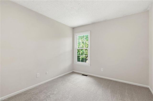 4852 Fountain Hall DR, Virginia Beach, VA 23464