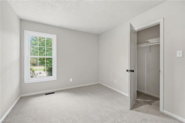 4852 Fountain Hall DR, Virginia Beach, VA 23464