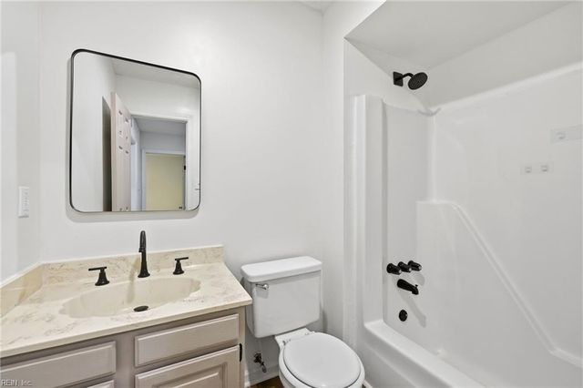 4852 Fountain Hall DR, Virginia Beach, VA 23464