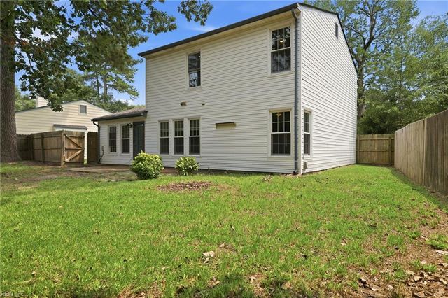 4852 Fountain Hall DR, Virginia Beach, VA 23464