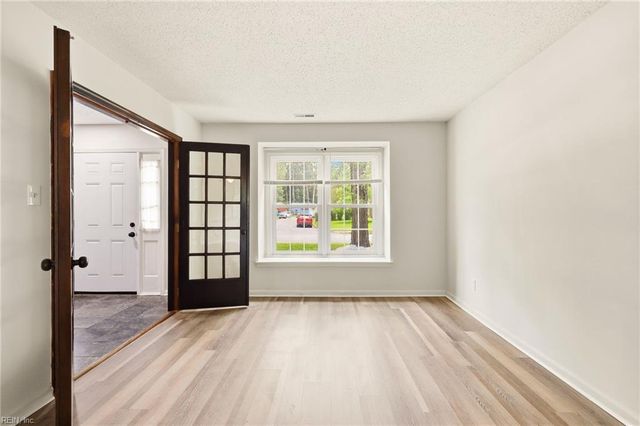 4852 Fountain Hall DR, Virginia Beach, VA 23464