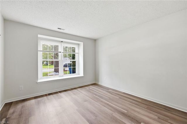 4852 Fountain Hall DR, Virginia Beach, VA 23464