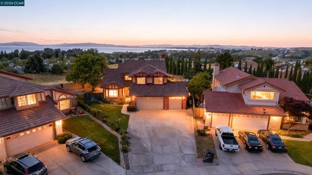 124 Peridot Ct, Hercules, CA 94547