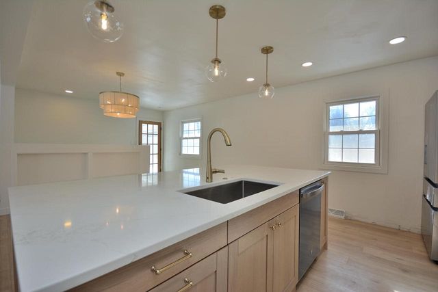 2106 Murphy Woods ROAD, Beloit, WI 53511