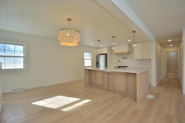 2106 Murphy Woods ROAD, Beloit, WI 53511