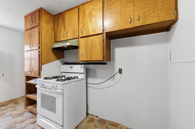 202 W Kinkaid St, Wichita, KS 67213