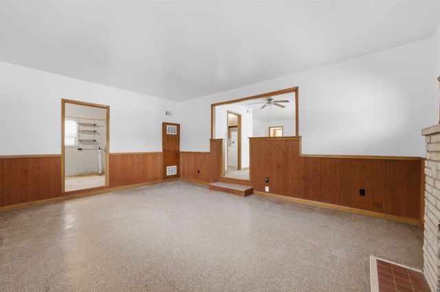 202 W Kinkaid St, Wichita, KS 67213