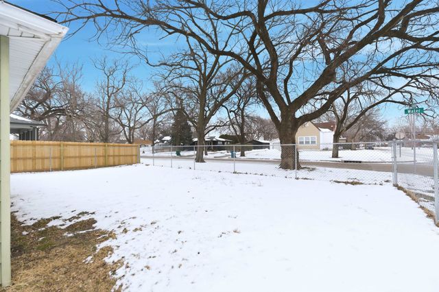 202 W Kinkaid St, Wichita, KS 67213