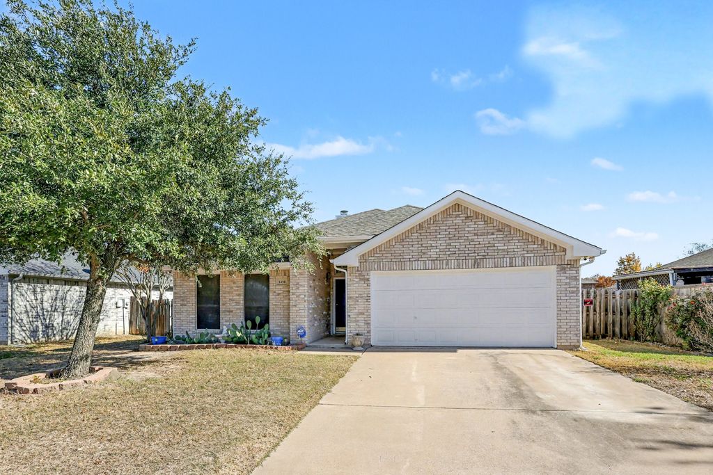 1410 Embercrest Drive, Midlothian, TX 76065