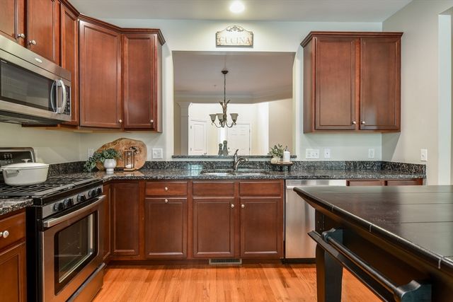 204 Sand Trap Court 204, Northbridge, MA 01534