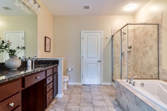 204 Sand Trap Court 204, Northbridge, MA 01534