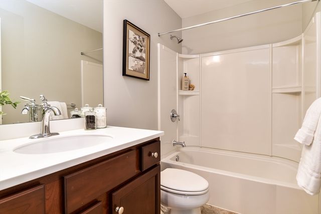 204 Sand Trap Court 204, Northbridge, MA 01534