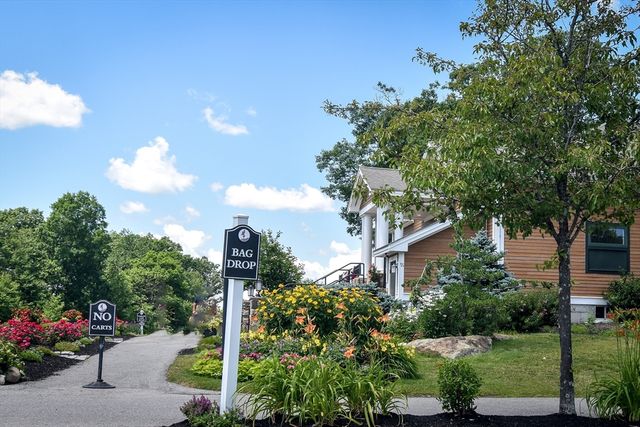 204 Sand Trap Court 204, Northbridge, MA 01534