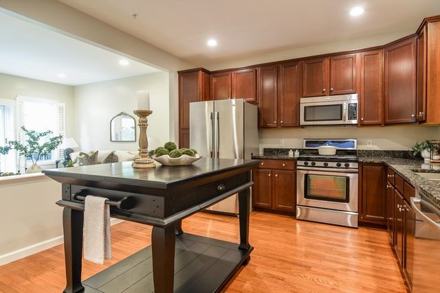 204 Sand Trap Court 204, Northbridge, MA 01534
