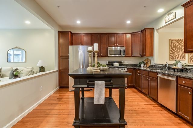 204 Sand Trap Court 204, Northbridge, MA 01534
