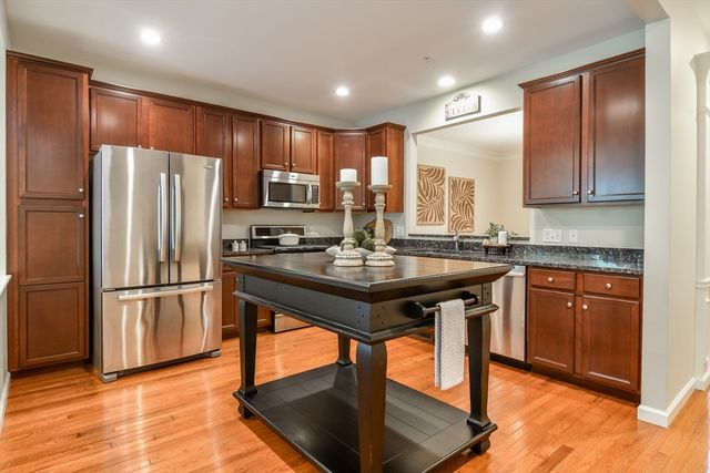 204 Sand Trap Court 204, Northbridge, MA 01534