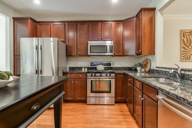 204 Sand Trap Court 204, Northbridge, MA 01534