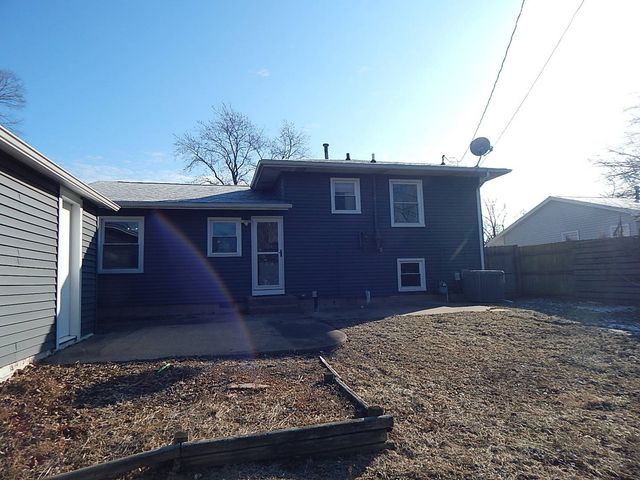 3302 Greenbrier Drive, Bettendorf, IA 52722