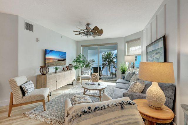 875 NW Flagler Avenue 404, Stuart, FL 34994