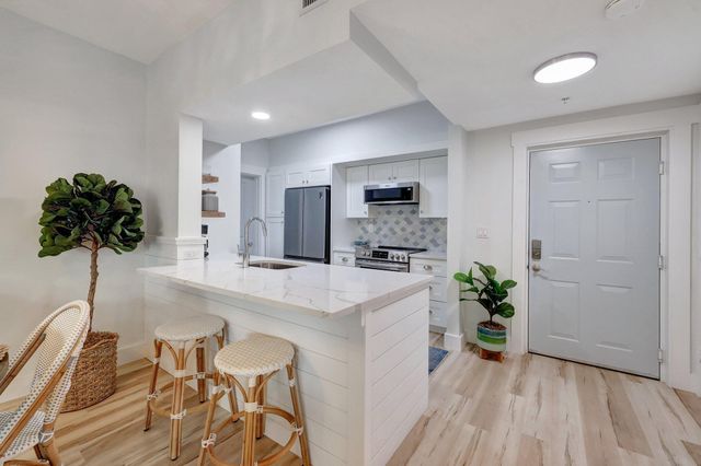 875 NW Flagler Avenue 404, Stuart, FL 34994