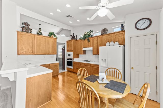 1616 Apple Way, Roseville, CA 95747