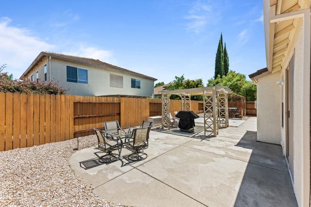 1616 Apple Way, Roseville, CA 95747