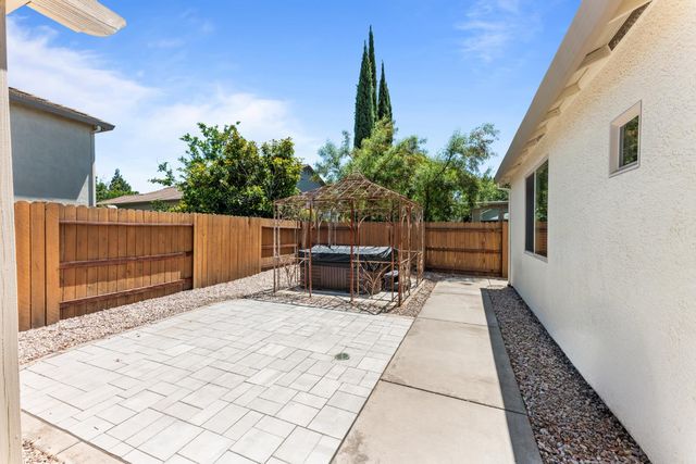 1616 Apple Way, Roseville, CA 95747
