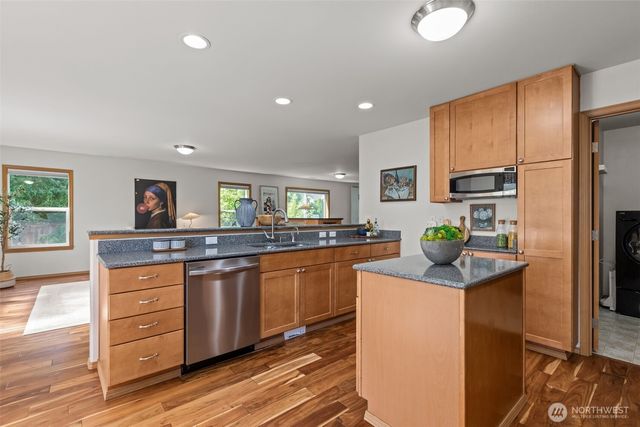2120 248th Place SE, Sammamish, WA 98075