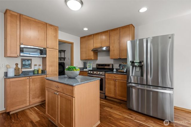 2120 248th Place SE, Sammamish, WA 98075