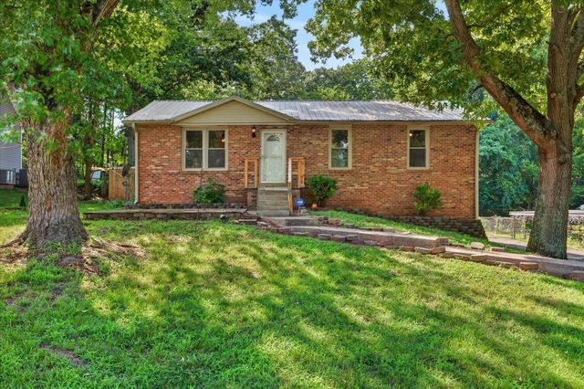 1832 Palamino Dr, Clarksville, TN 37042