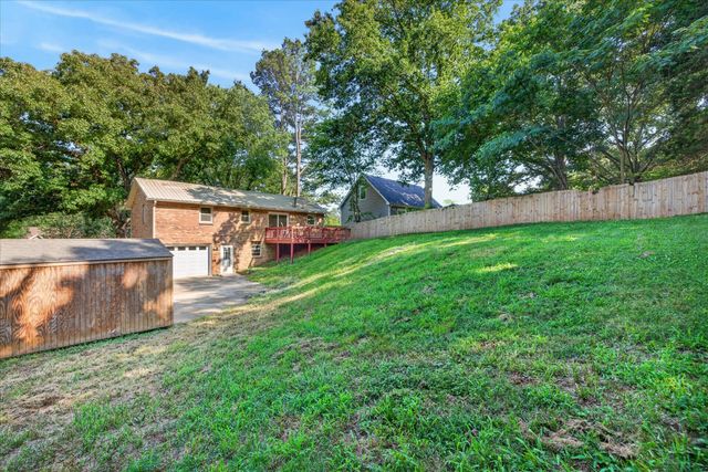 1832 Palamino Dr, Clarksville, TN 37042