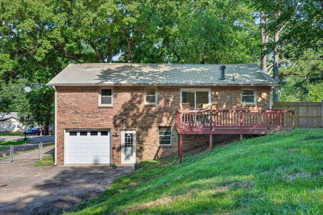 1832 Palamino Dr, Clarksville, TN 37042
