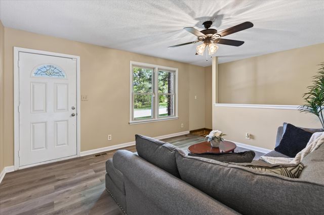 1832 Palamino Dr, Clarksville, TN 37042