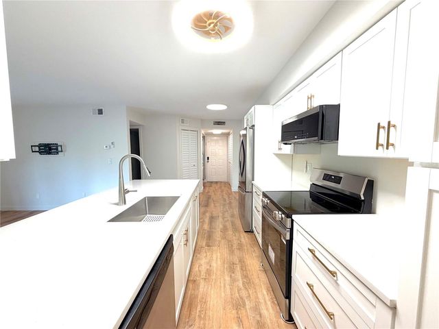 2067 HUNTERS GLEN DRIVE 312, Dunedin, FL 34698