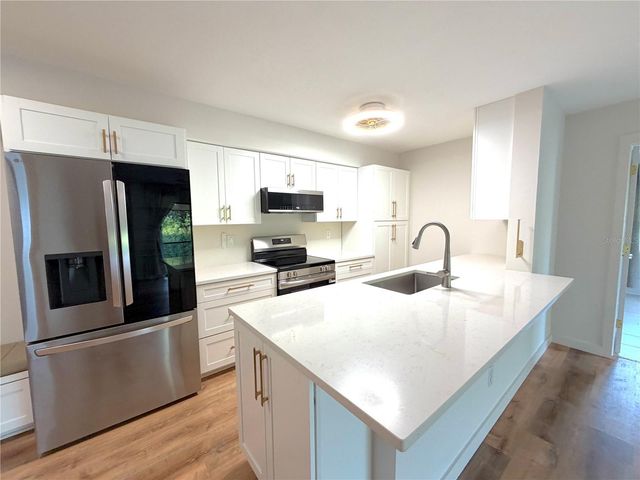 2067 HUNTERS GLEN DRIVE 312, Dunedin, FL 34698
