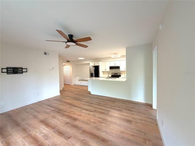 2067 HUNTERS GLEN DRIVE 312, Dunedin, FL 34698