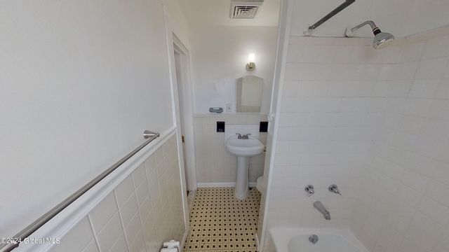 469 Delaware Avenue Apt A, Albany, NY 12209