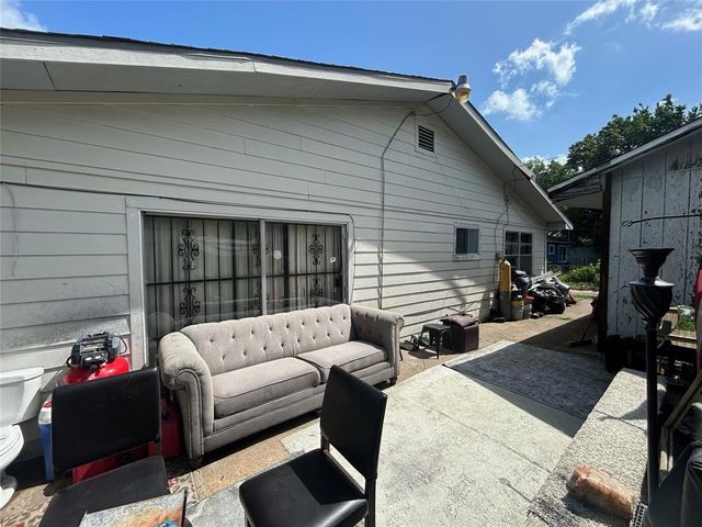 4906 Meadow Park Dr, Houston, TX 77048