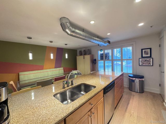 674 W 11 MILE Road, Royal Oak, MI 48067