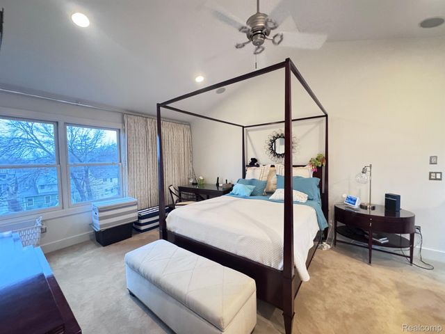 674 W 11 MILE Road, Royal Oak, MI 48067