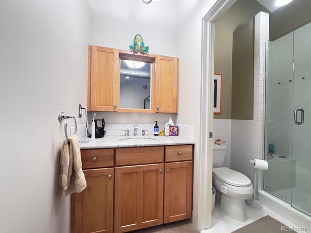 674 W 11 MILE Road, Royal Oak, MI 48067