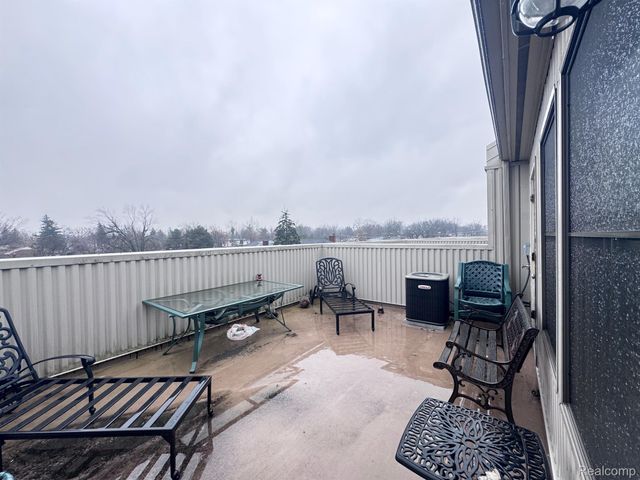 674 W 11 MILE Road, Royal Oak, MI 48067
