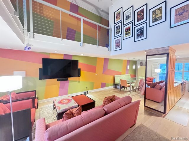 674 W 11 MILE Road, Royal Oak, MI 48067