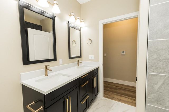 1968 Wheatland Valley Dr, Salina, KS 67401