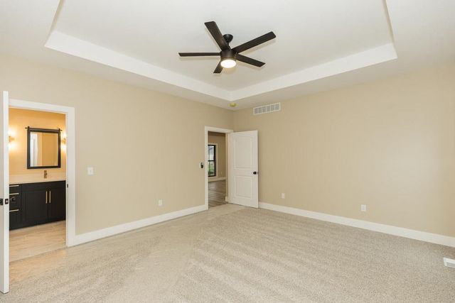 1968 Wheatland Valley Dr, Salina, KS 67401