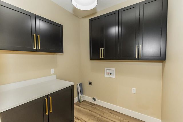 1968 Wheatland Valley Dr, Salina, KS 67401