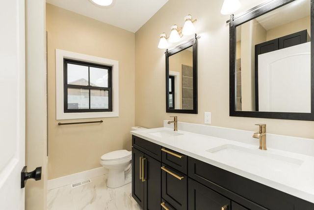 1968 Wheatland Valley Dr, Salina, KS 67401