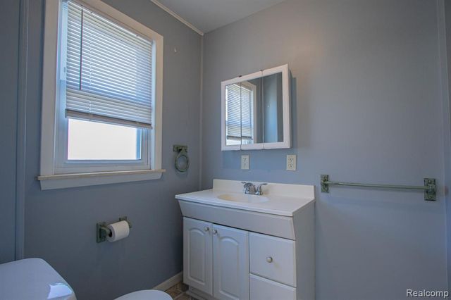 22871 Hayes Avenue, Eastpointe, MI 48021