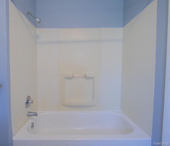 22871 Hayes Avenue, Eastpointe, MI 48021