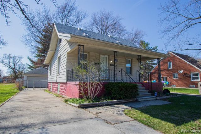 22871 Hayes Avenue, Eastpointe, MI 48021